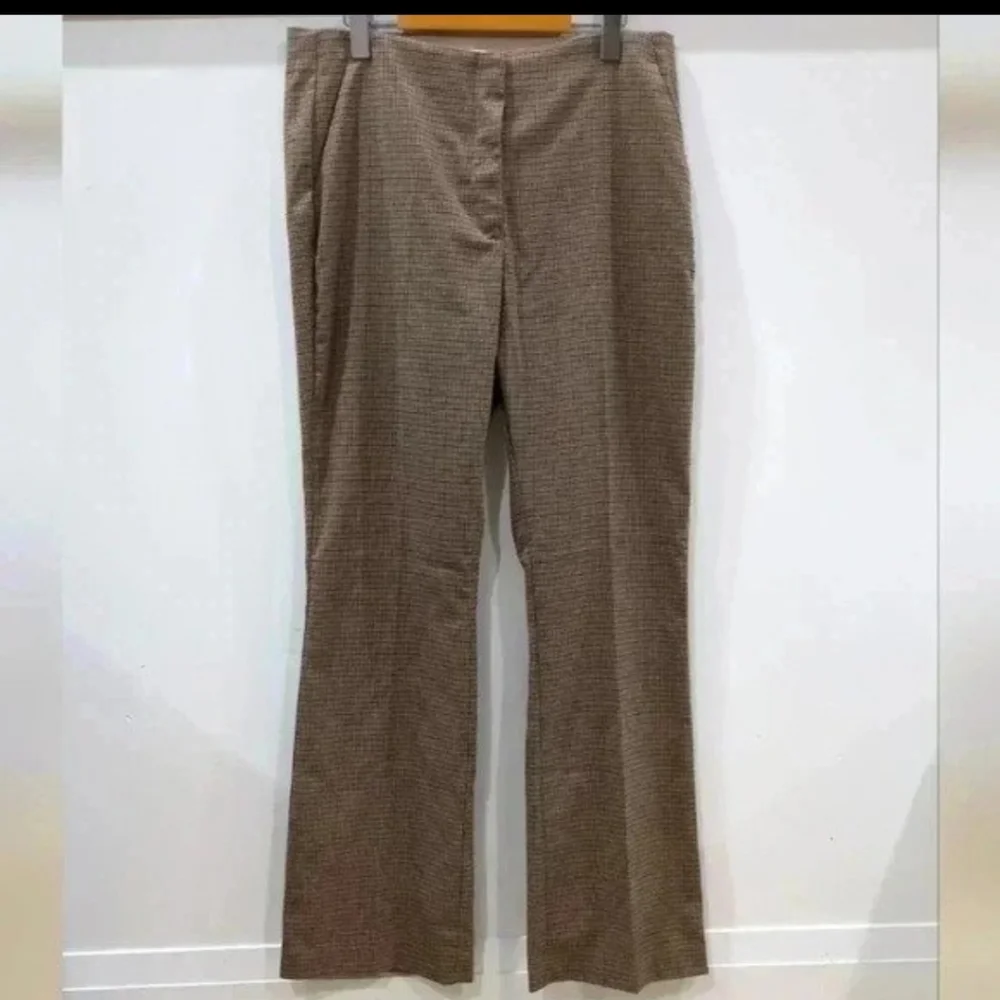 H&M | Women's  Taupe/Black Checkered Woven High-Waisted Flare Pants - Picture 4 of 7